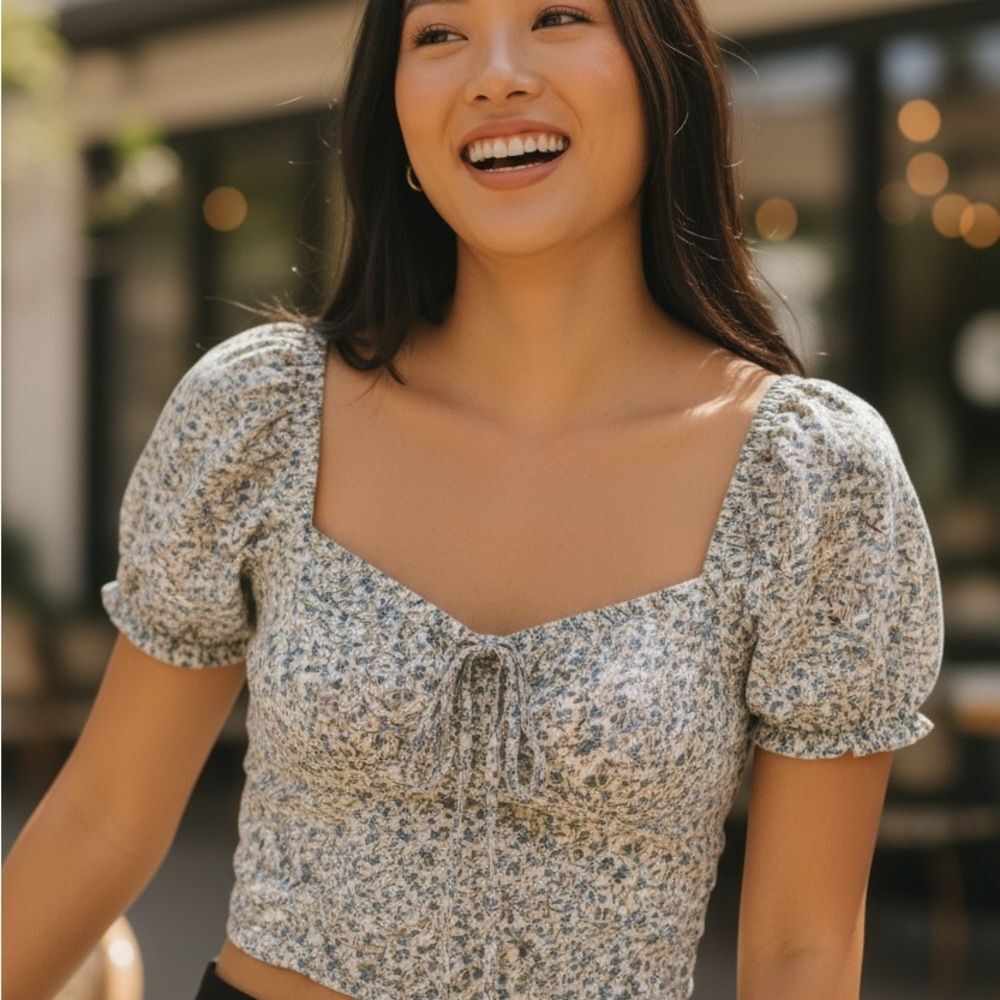 American Eagle Outfitters Blue Floral Puff Sleeve Blouse
